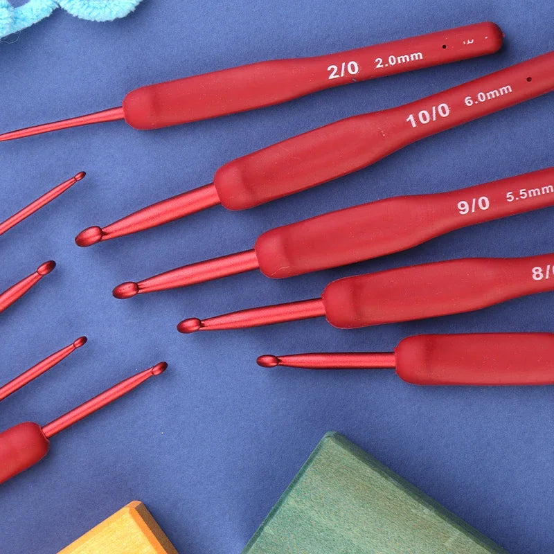 9 Piece Red Aluminum Ergonomic Crochet Hook Set With Extended Handles