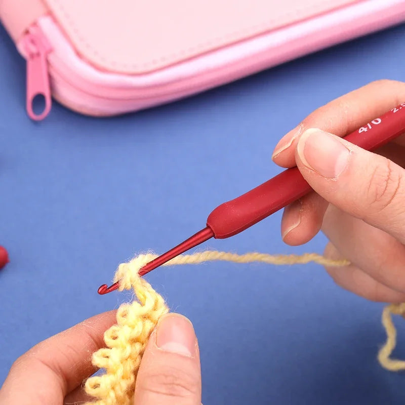 9 Piece Red Aluminum Ergonomic Crochet Hook Set With Extended Handles